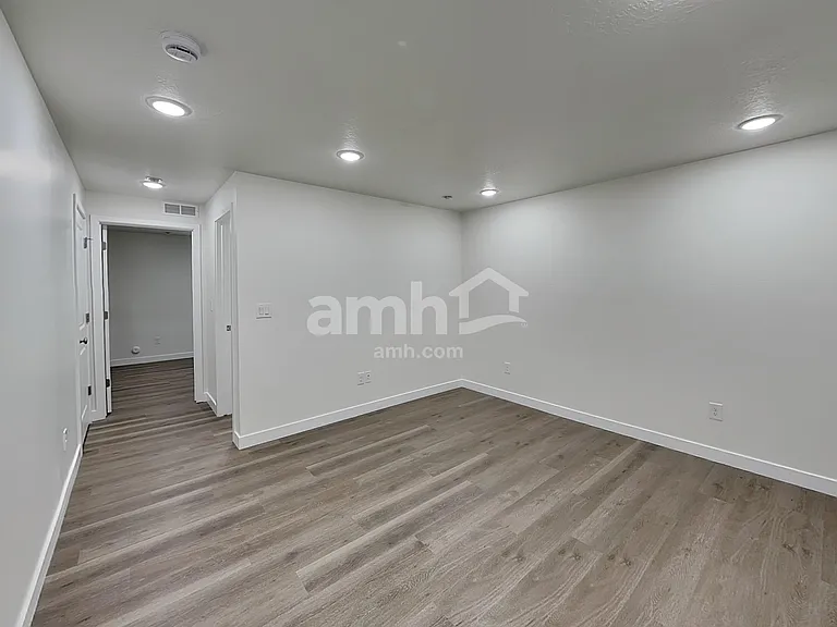 1232 W Mahogany St — Photo 23