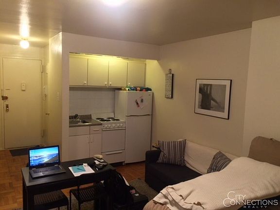 4th image of 243 E 81st St APT 2E