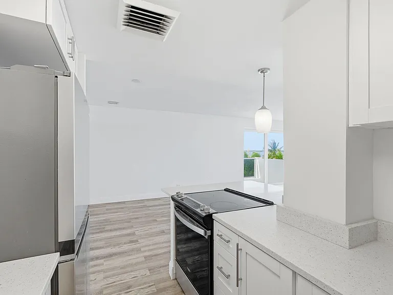 2800 N Flagler Dr #410 — Photo 15