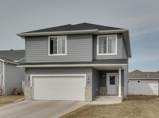 954 28th Ave W, West Fargo, ND 58078