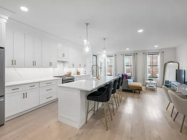839 Saratoga St Unit 3, Boston, MA 02128
