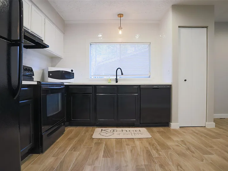 2707 S Millbend Dr — Photo 8