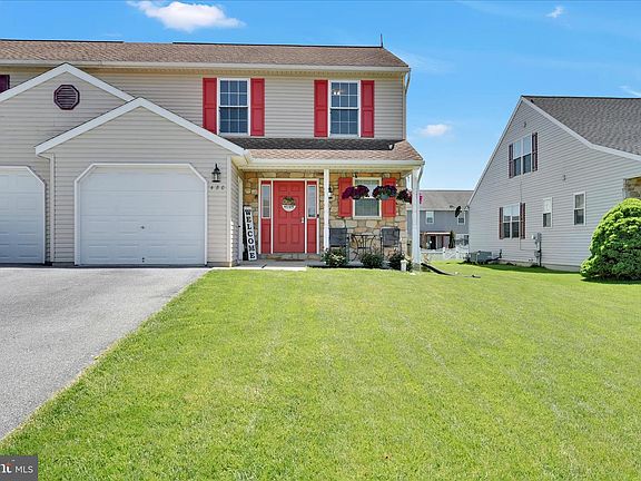 3rd image of 480 Daisy Dr