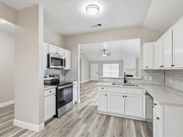 1220 Cedarcrest Dr, Mesquite, TX 75149