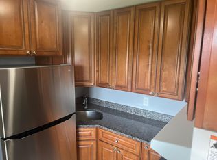 336 Maple St APT B, Wethersfield, CT 06109