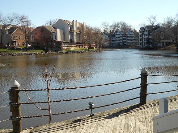 4th image of 7592 Lakeside Village Dr APT B