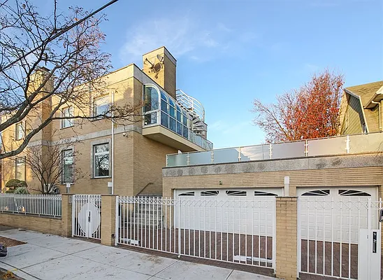 Sold by Movement Realty Group LLC | media 3