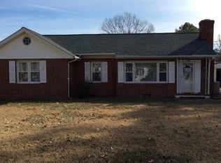 253 Beach Rd, White Stone, VA 22578