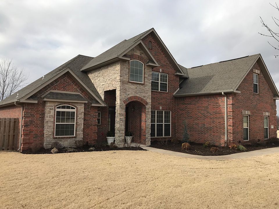 1st image of 913 Woodley Green Ln