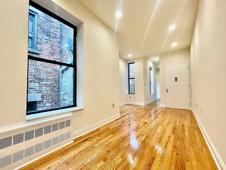 129 E 90th St #5W — Photo 6