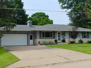 816 16th Ave, Grinnell, IA 50112