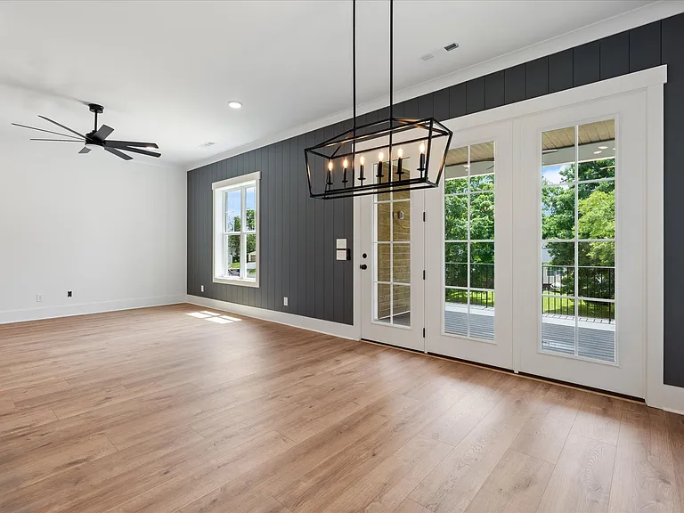 317 Old Shackle Island Rd — Photo 14