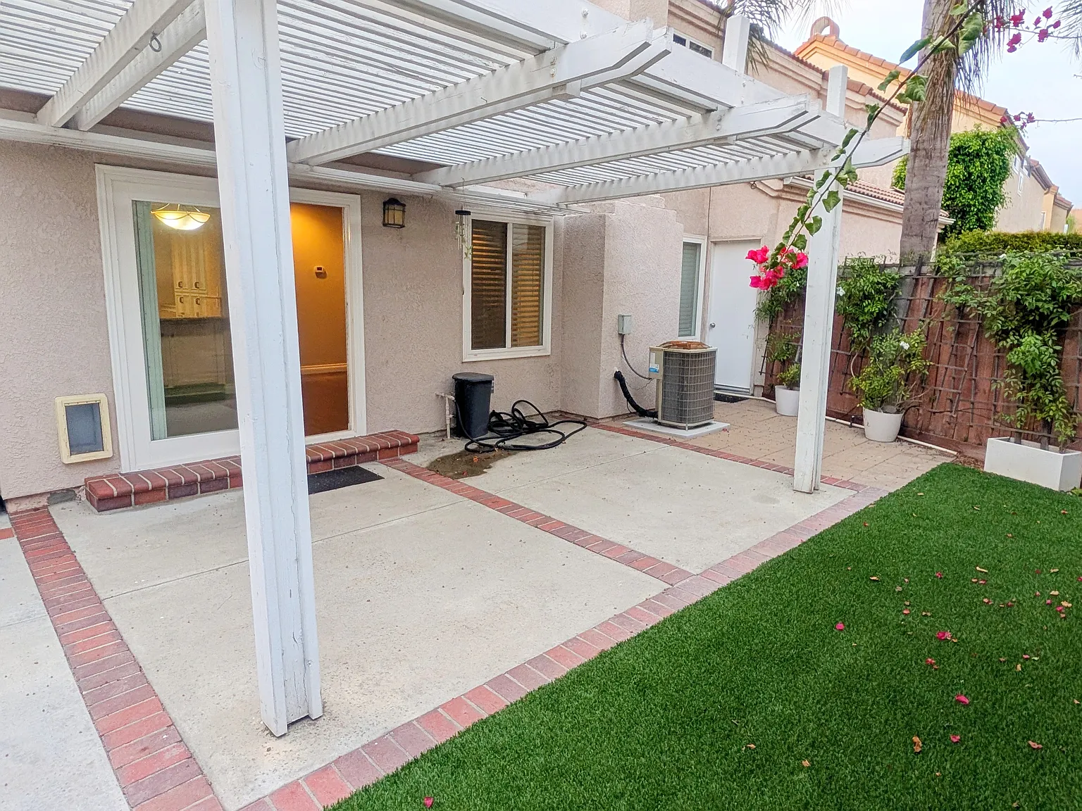 3 bed, 2.5 bath, 1602 sqft, $4,695 — Photo 3