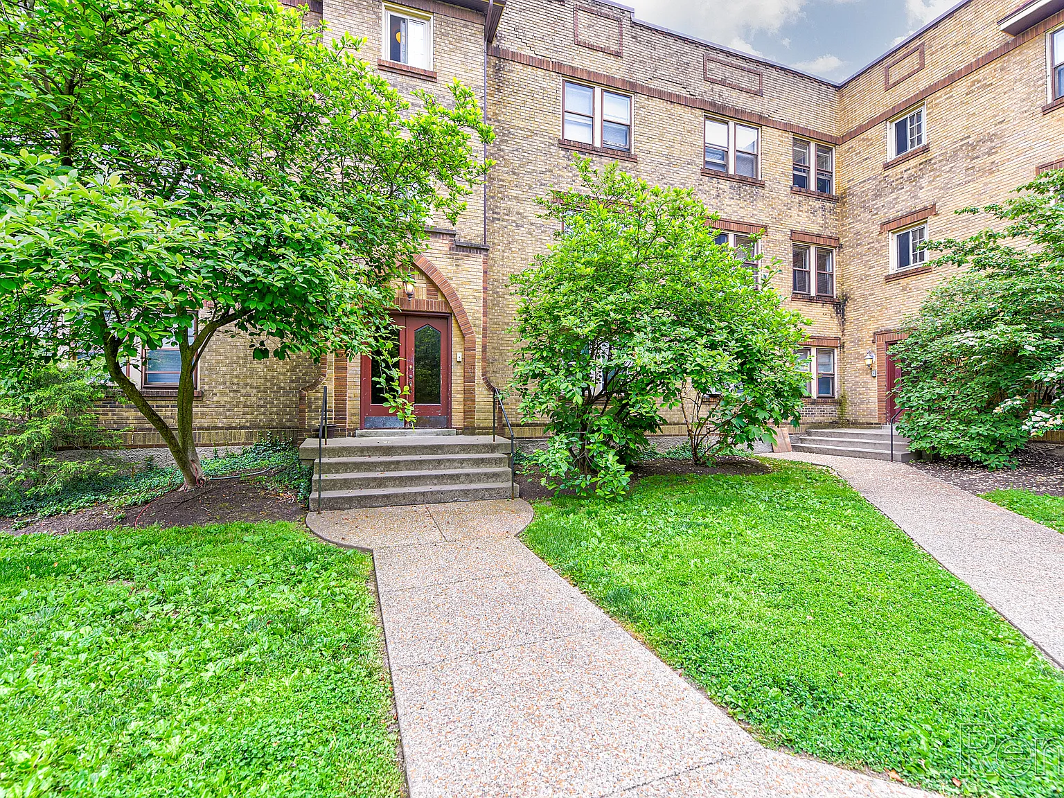 Salutaris Court — Photo 3