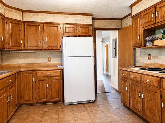 3rd image of 1115 Raley St