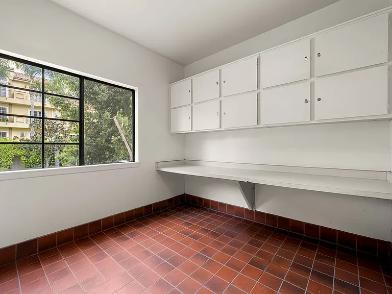 11800 Goshen Ave — Photo 15
