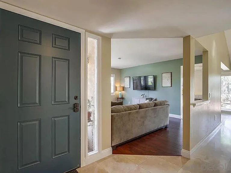 13563 Longfellow Ln — Photo 6
