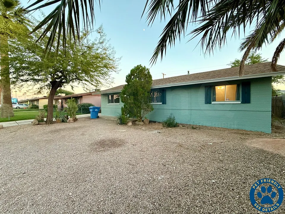 2013 E Nancy Ln