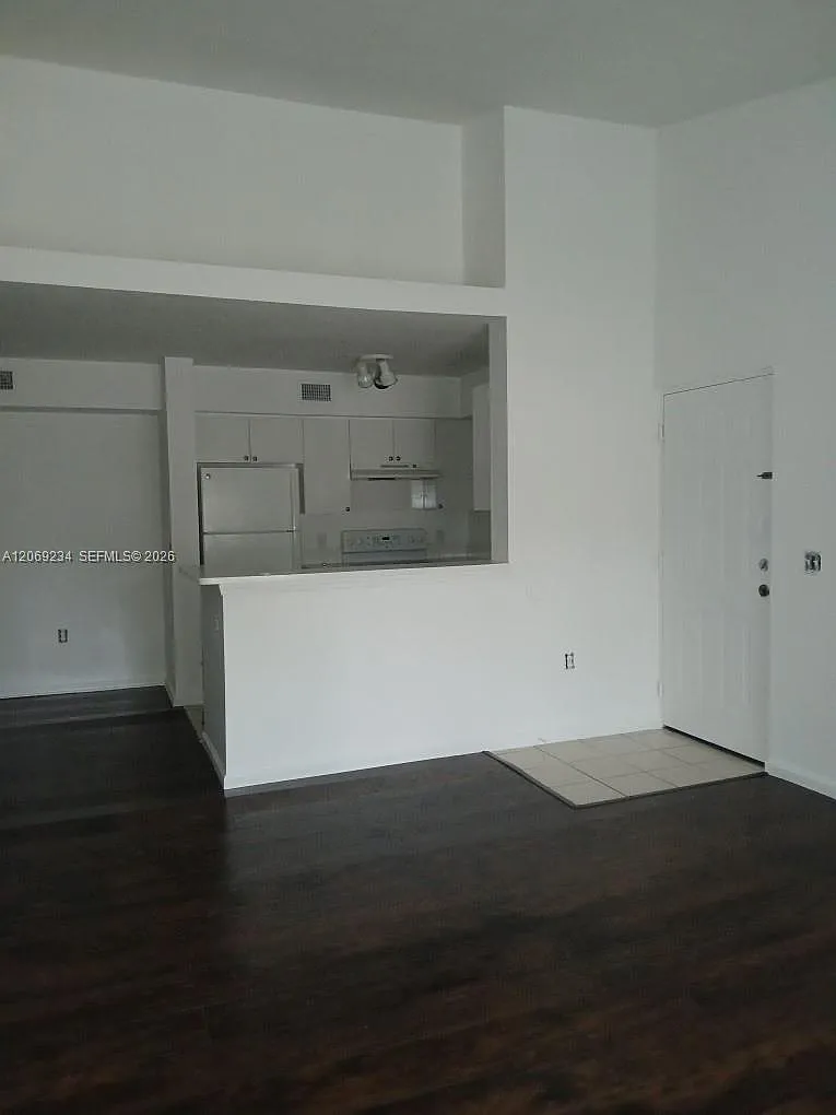 Vista Trace 2 Condo — Photo 4