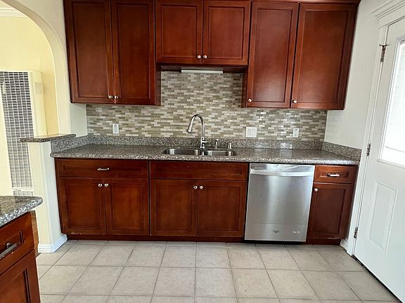 Kitchen v.1 of dishwasher