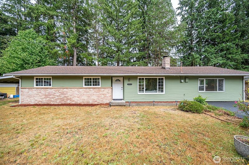 2nd image of 2402 Larch SE