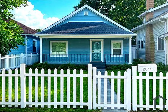 2015 W Wilkins St