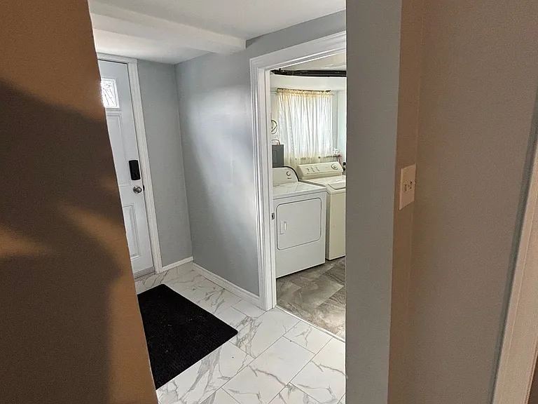 397 Mosley St — Photo 2