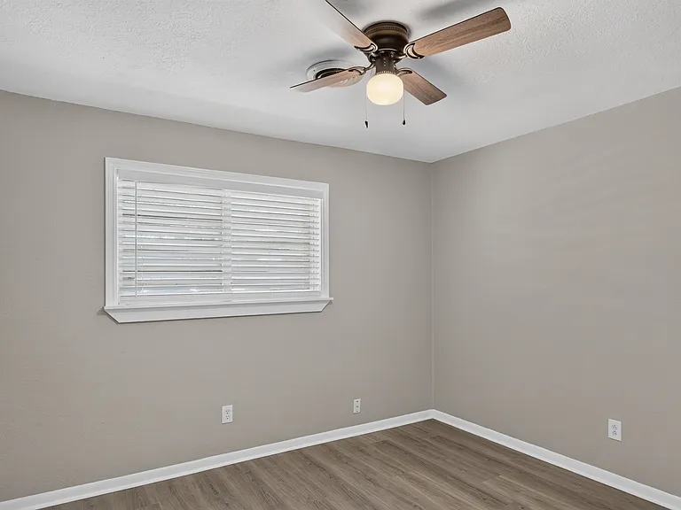 4022 Capri Dr — Photo 16