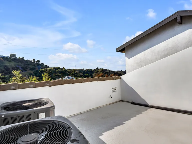 2021 Davies Way — Photo 24