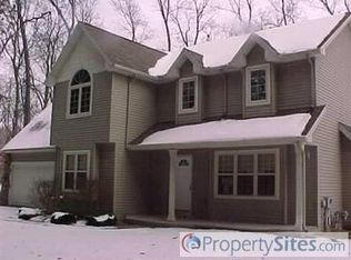 47115 Woodfield Dr, Mattawan, MI 49071