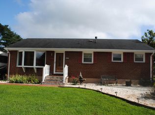 910 Fenwick Dr, Roanoke, VA 24012