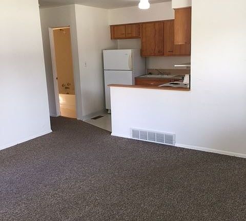 3rd image of 227 W Kent Ave