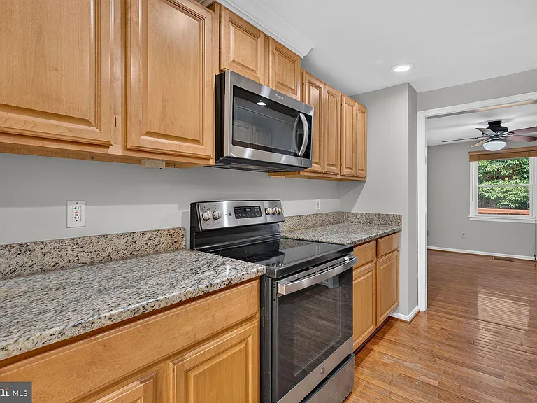 8228 Goldstream Ct — Photo 13