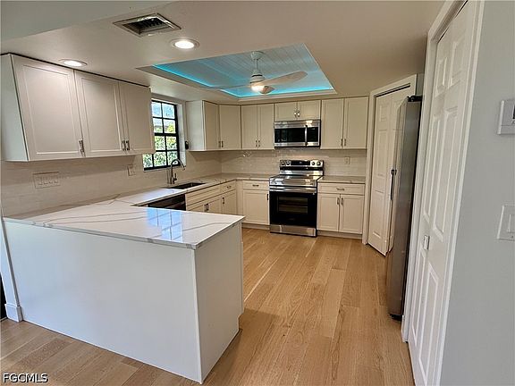 5th image of 18422 Huckleberry Rd