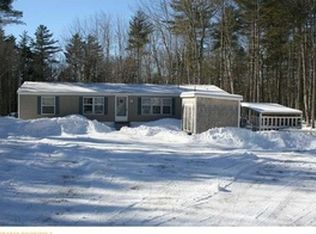 25 Oak Ln, Hope, ME 04847