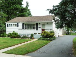 60 Frances St, Shrewsbury, NJ 07702