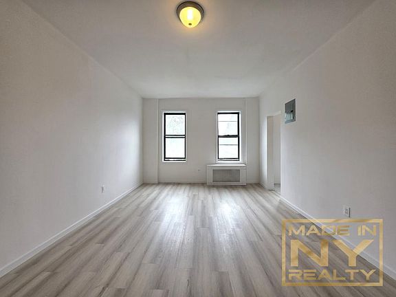 3rd image of 117-14 Union Tpke #2AE