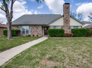 809 Via Altos, Mesquite, TX 75150