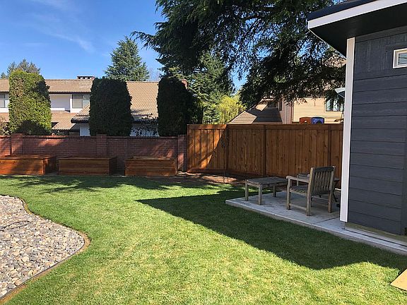 2nd image of 214 Dubois Ct