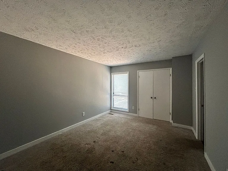 6466 Kelmscot Ct — Photo 15