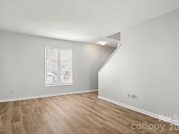 4th image of 1905 Mereview Ct Unit 20