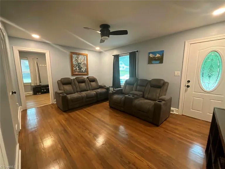 1712 N Mebane St — Photo 7