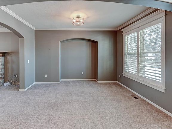 3rd image of 16627 S Lind Rd