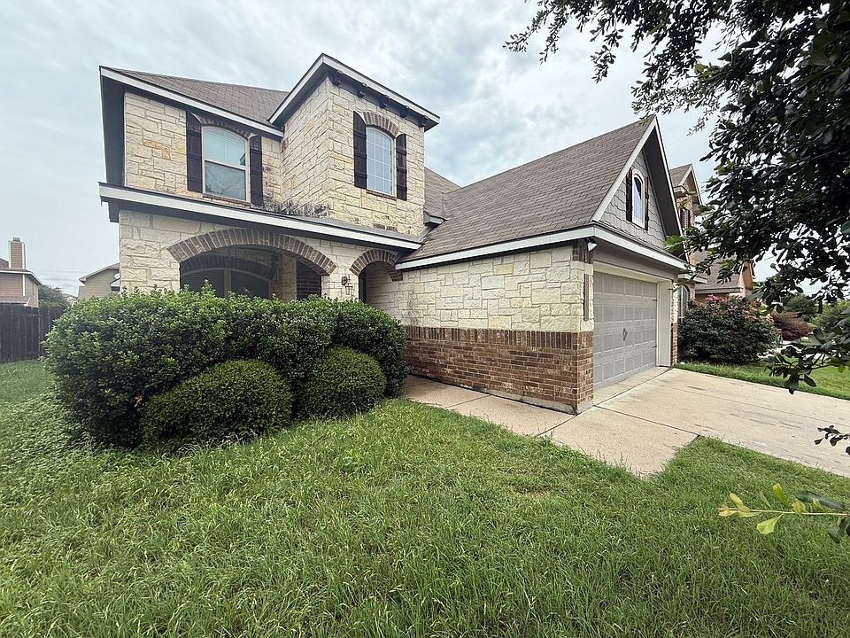 2nd image of 3411 Greyfriar Dr