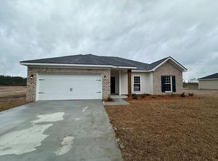 1465 SE Arnold Dr, Allenhurst, GA 31301