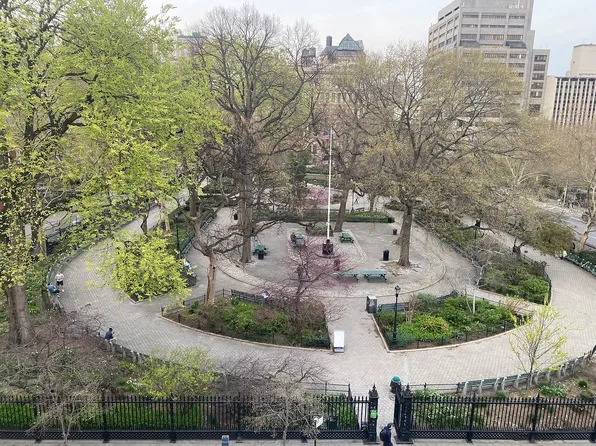 240 E 15th St APT 7, New York, NY 10003