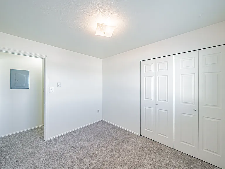 2022 W Broadway St #2022 — Photo 21
