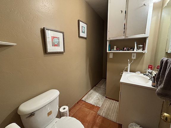 3rd image of 653 Loring St