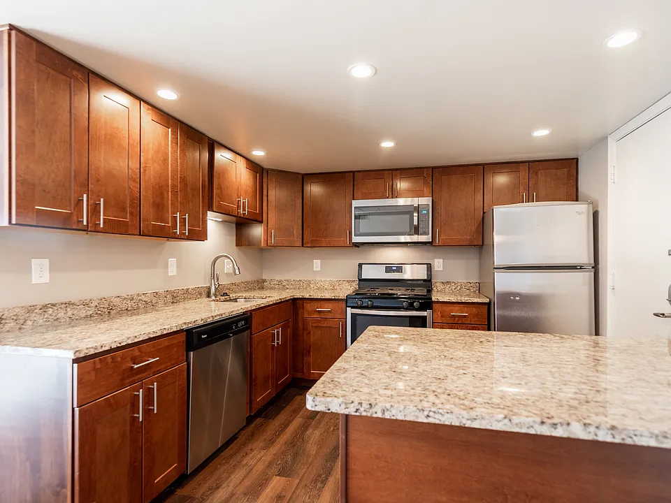 Pittsburgh Luxury Kitchen - Grandview Pointe Apartments