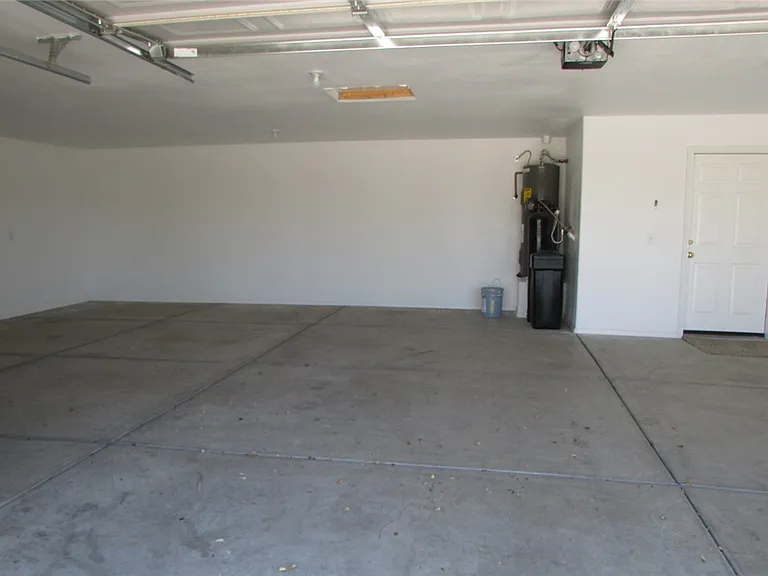 2402 E Prickly Pear Dr — Photo 17